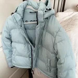 Aritzia Super Puff Sea Spray Medium